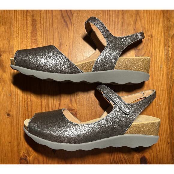 Dansko Marcy Peep Toe Leather Wedge Sandals Pewter Metallic Size 40 (9.5-10) - Picture 4 of 10